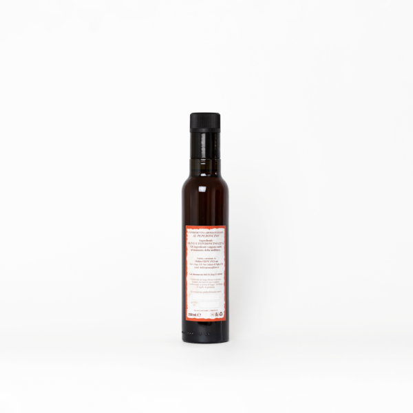 Premium Extra Virgin Olive Oil with Chili - 250ml 100% Italian - Image 2