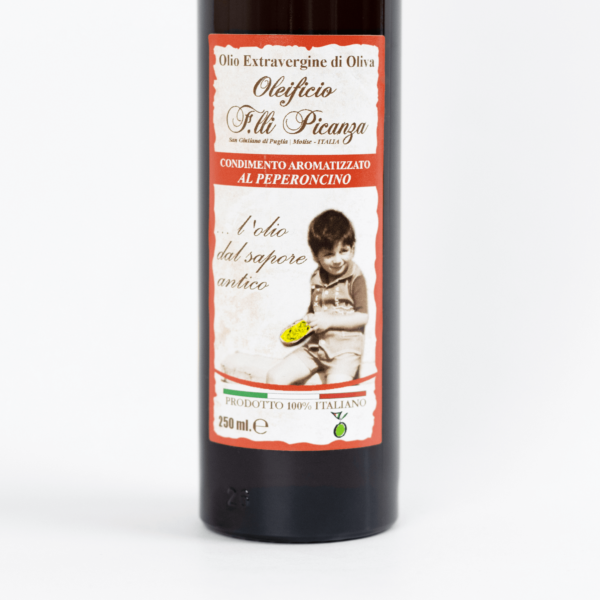 Premium Extra Virgin Olive Oil with Chili - 250ml 100% Italian - Image 4